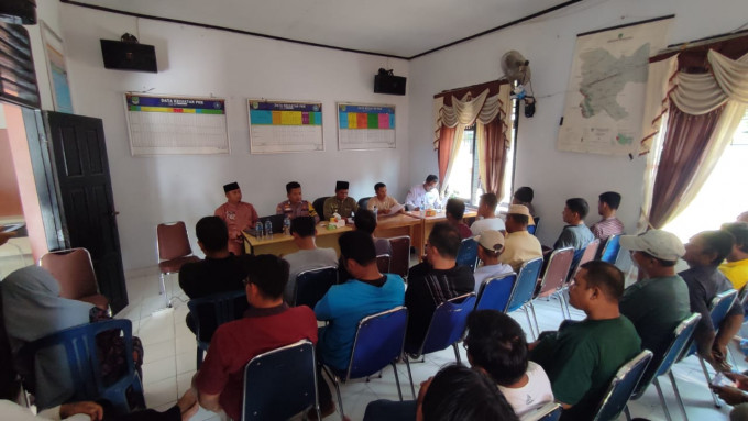 Jum'at 12 Mei 2023 
Musyawarah Desa Terkait Perancangan Peraturan Desa Tentang Sanksi Pencurian Kepala Sawit di Desa Langkitin.

Semoga dengan nanti di terbitkannya perdes ini akan memberi dampak yang baik sehingga pencurian kelapa sawit di desa langkitin menjadi NIHIL.  